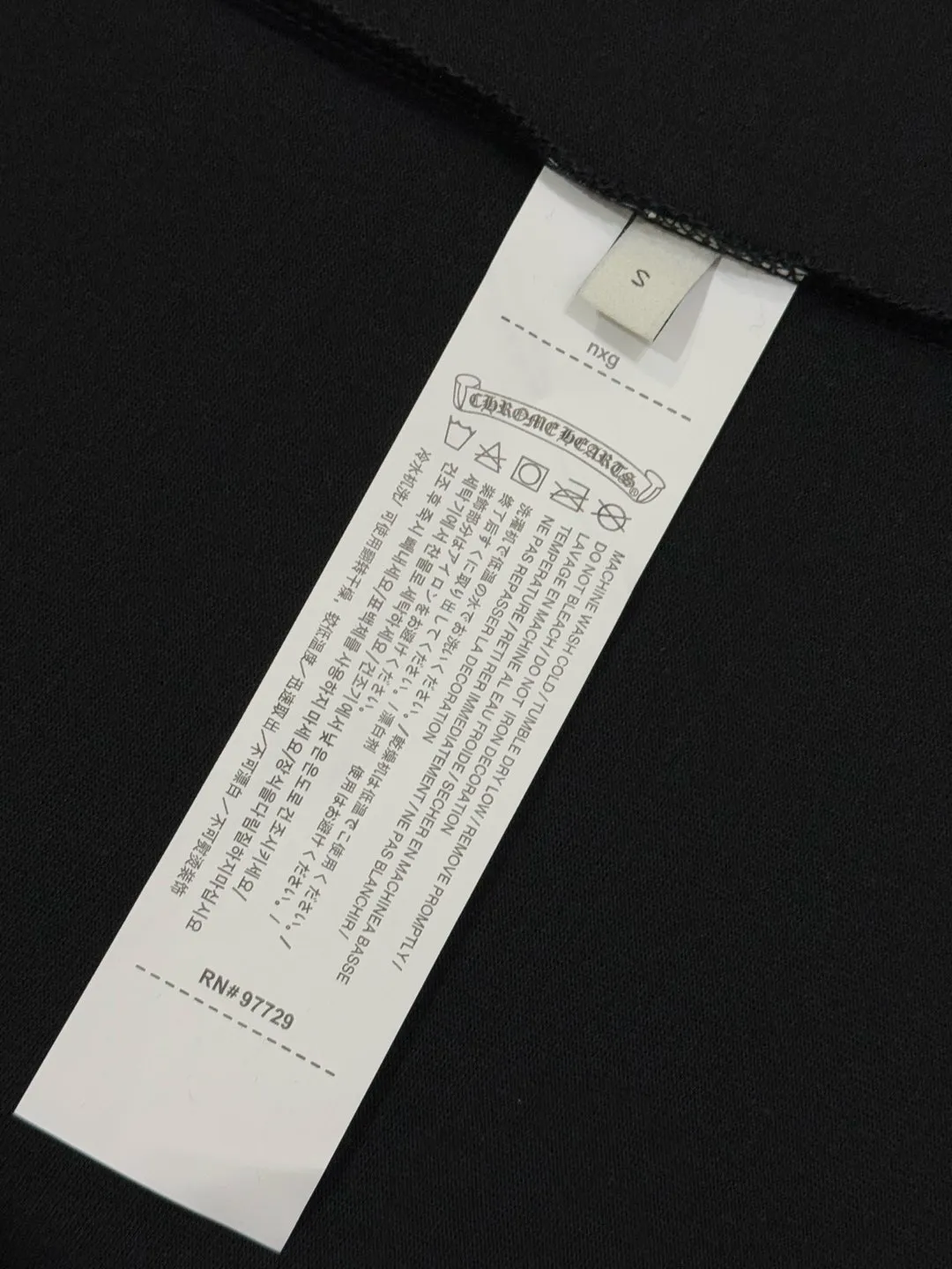 🅿️190 [High quality] Chrome hearts ss25 new first release latest short-sleeved round neck t-shirt, high-end customization, avant-garde and fashionable design! The brand logo is applied to the front and back cuffs using 100,000 needle embroidery techniques. High-end customized 280g fabric. Soft to the touch. Comfortable to wear. Exquisite stitching. Fine workmanship. The upper body effect is incomparably handsome! Same style for men and women, color: white, black size: S to xL